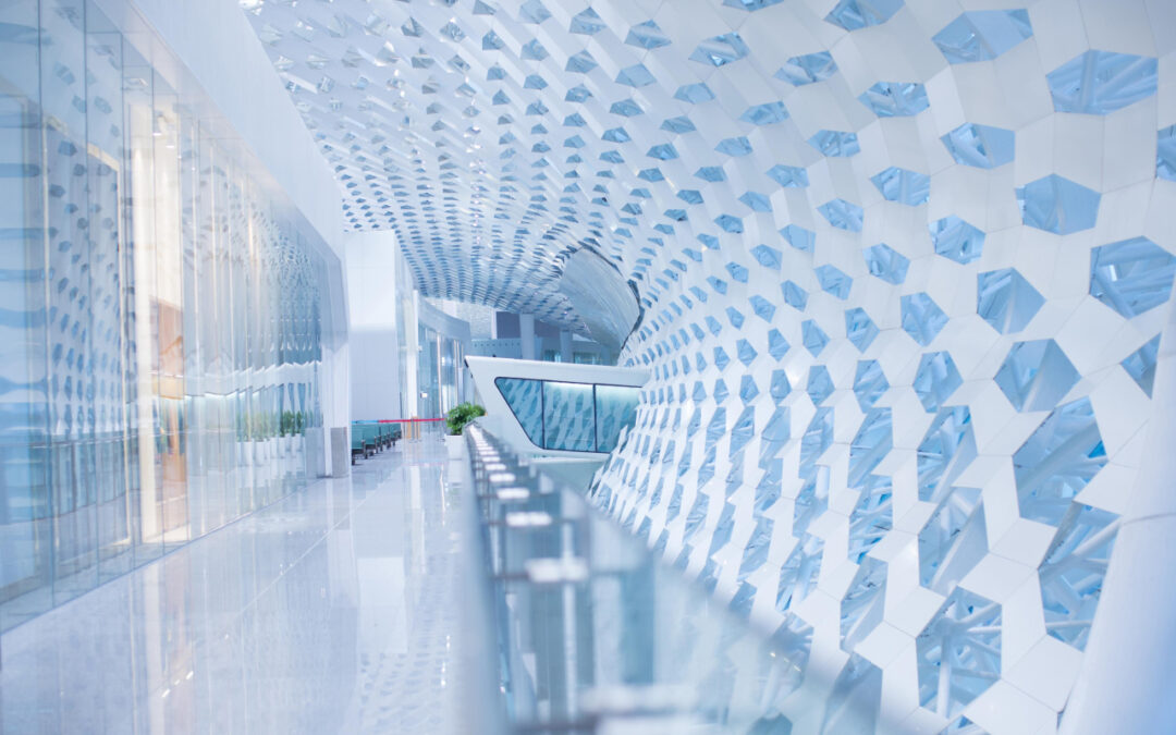 Szkło w architekturze – jak nowoczesne zabudowy zmieniają wygląd domów i biurowców