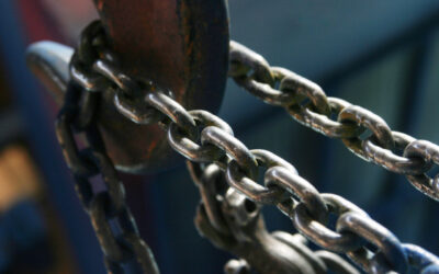 Zawiesia łańcuchowe i osprzęt dźwignicowy: bezpieczeństwo, nośność i błędy, które zdarzają się najczęściej