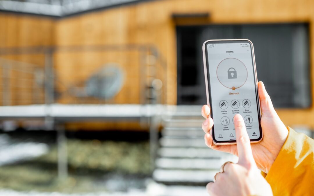Automatyka bramy, ogrzewania i oświetlenia – jak połączyć domowe instalacje w jeden system?